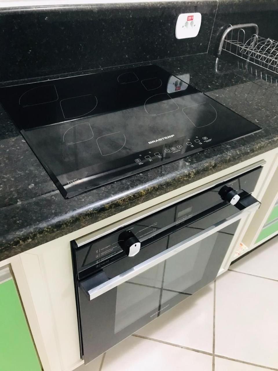 Lindo apê 1 min a pé da areia da Praia Grande-O mais perto! com Varanda Ubatuba Exterior foto